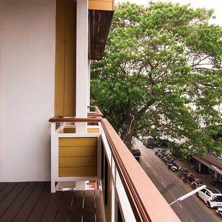 Suan Dok Gate Guesthouse Čiang Mai Exteriér fotografie