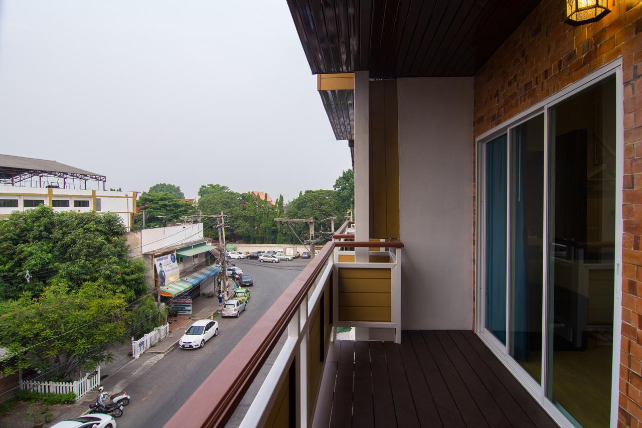 Suan Dok Gate Guesthouse Čiang Mai Exteriér fotografie