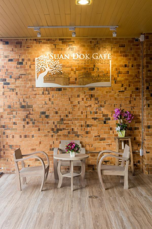Suan Dok Gate Guesthouse Čiang Mai Exteriér fotografie