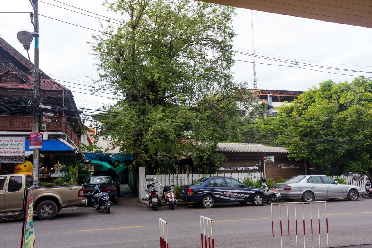 Suan Dok Gate Guesthouse Čiang Mai Exteriér fotografie