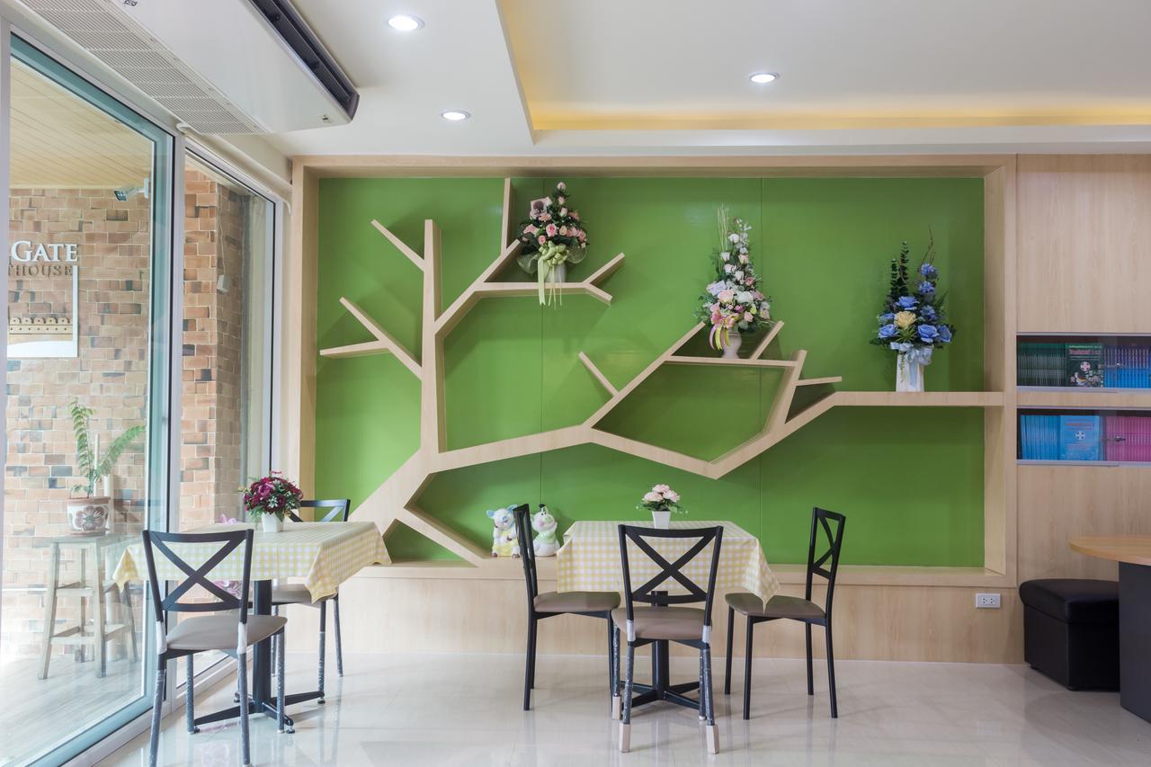 Suan Dok Gate Guesthouse Čiang Mai Exteriér fotografie