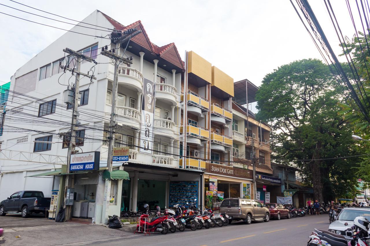 Suan Dok Gate Guesthouse Čiang Mai Exteriér fotografie